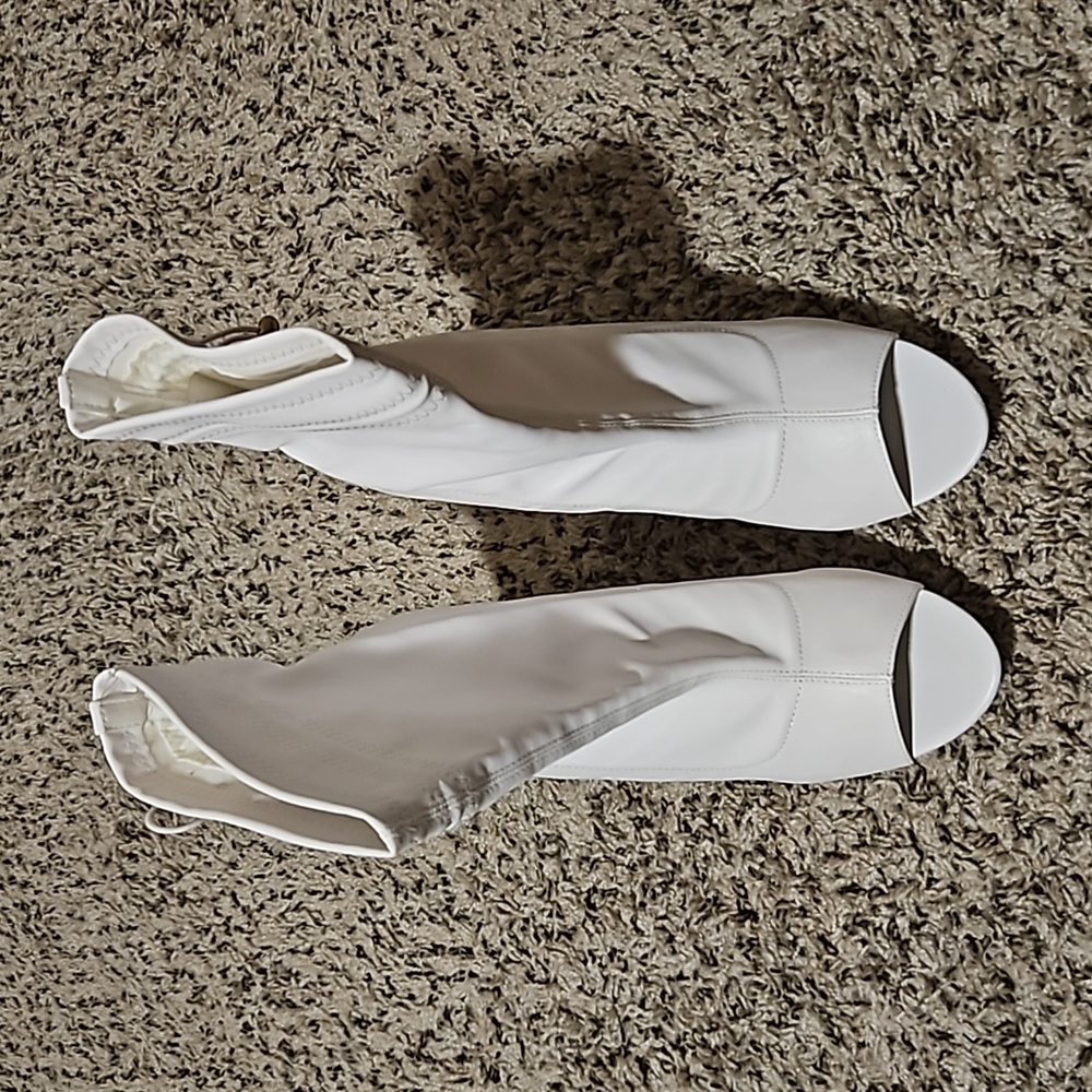 HOT TOMATO PLATFORM HEEL BOOTIES SIZE 11W